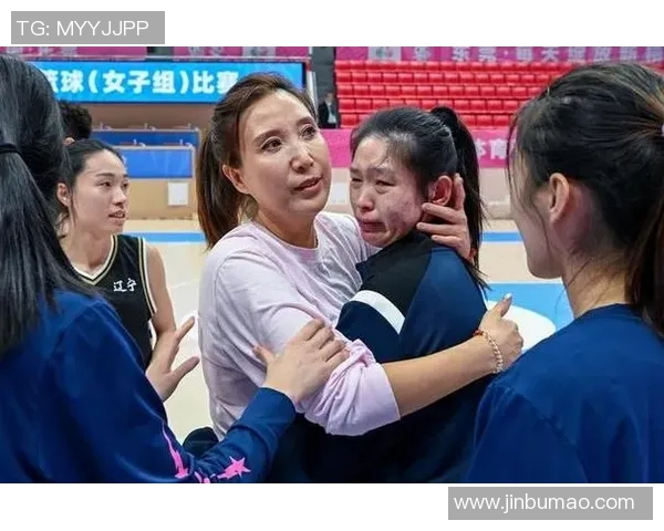 新疆女篮与辽宁女篮激战正酣谁能在这场对决中笑到最后